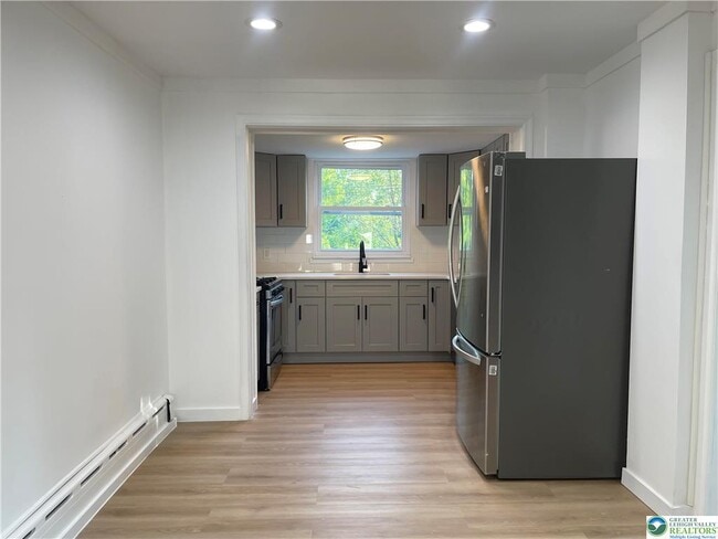 Building Photo - 1342 3rd St