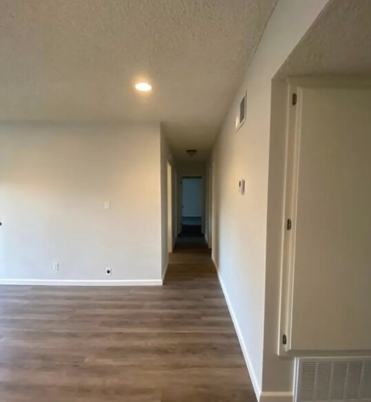 Building Photo - 985 S Idaho St