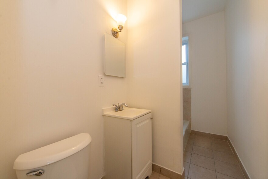 Bathroom - 75 Anderson St