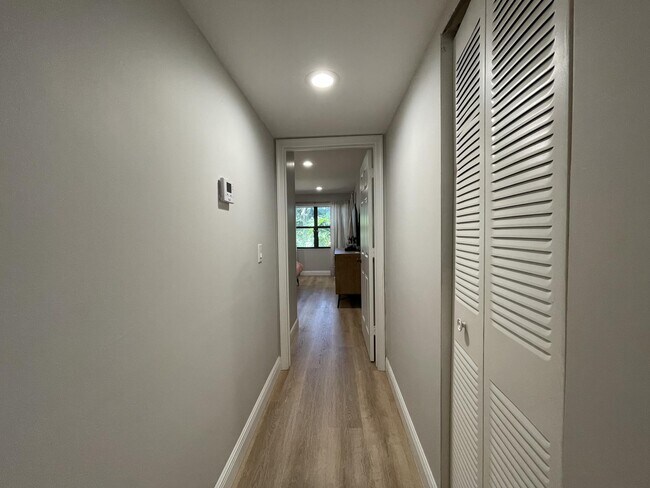 Building Photo - 12725 Shoreline Dr