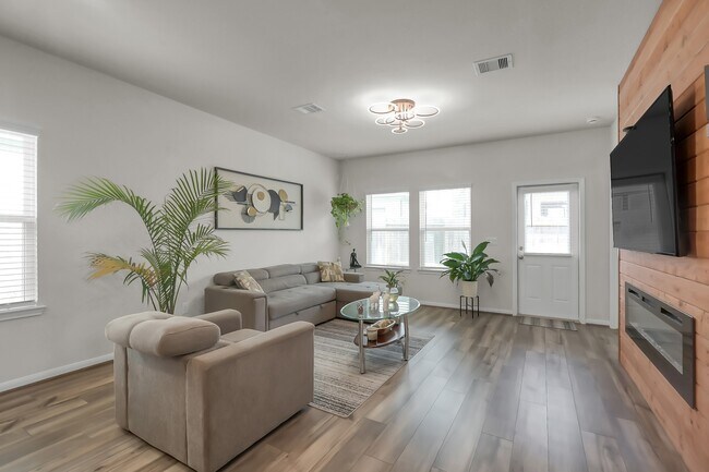 Building Photo - 8316 Bristlecone Pne Wy