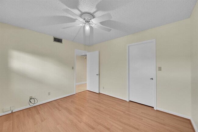 Building Photo - 1802 Eleuthera Point