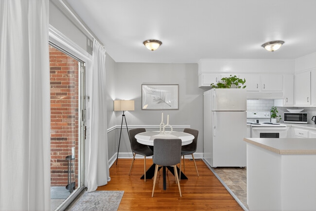 Building Photo - 930 Norland Rd