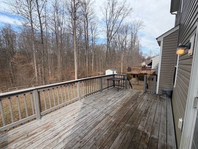 Building Photo - 3 Bdrm/2.5 Bth Home Located Close to I-95