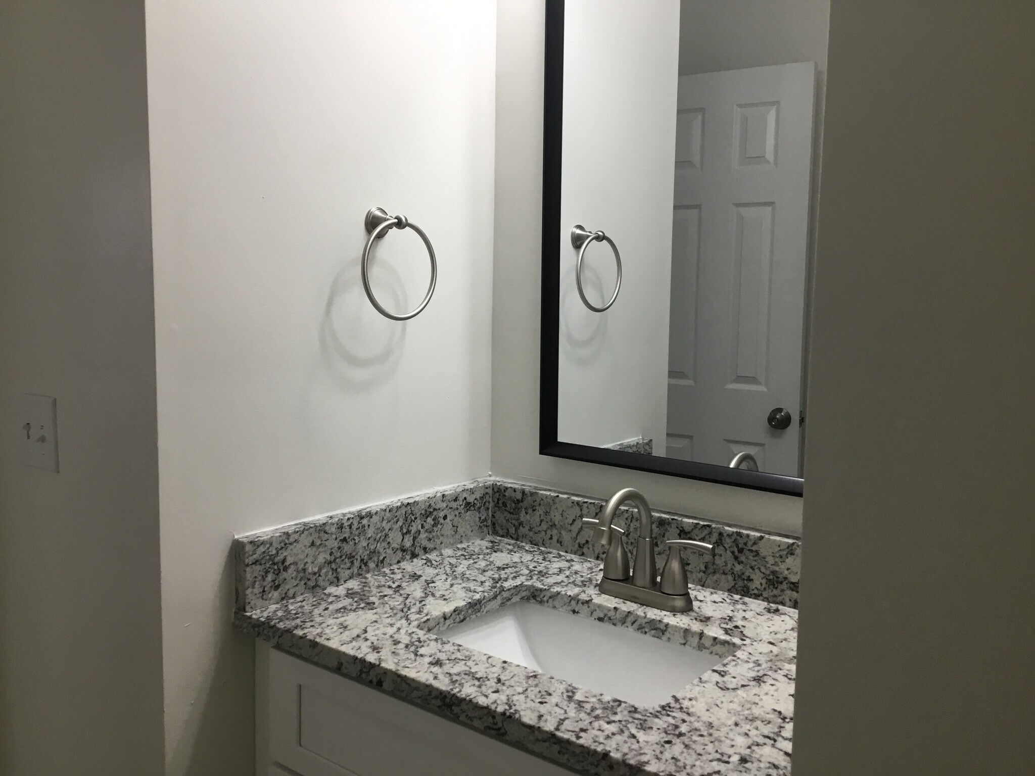 Building Photo - 917 Peachtree Meadows Cir