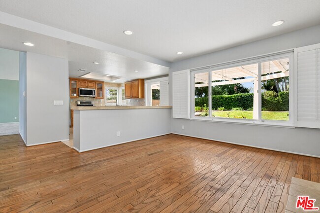 Building Photo - 2649 Rikkard Dr