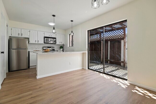 Building Photo - 2120 Wilcrest Dr