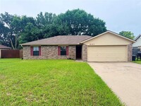 Building Photo - 662 Clover Ln