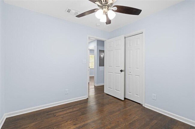 Building Photo - 1824 Atherton Dr