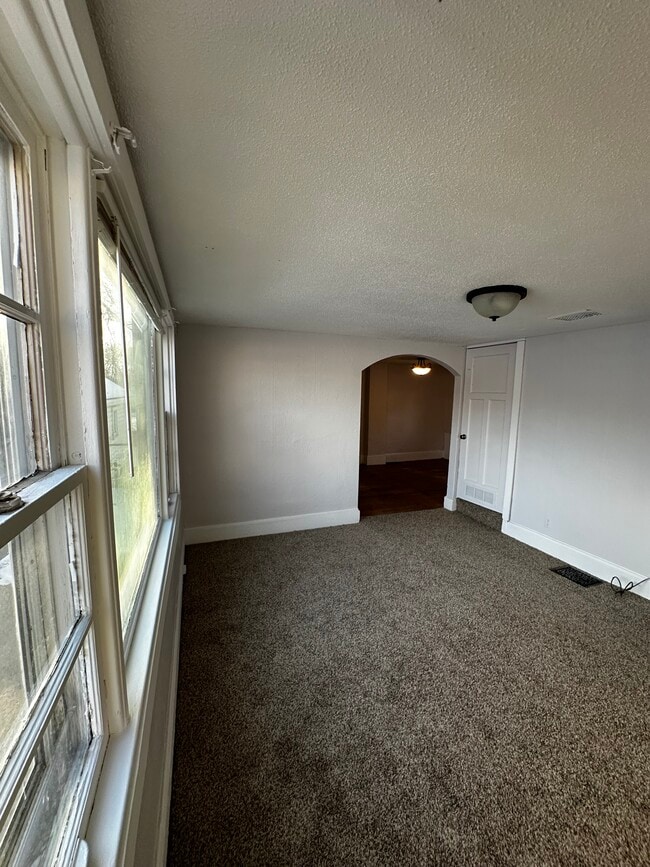 Building Photo - 305 S Western Ave