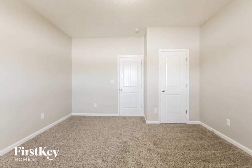 Building Photo - 770 Carolina Way