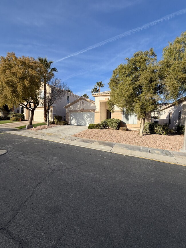 Building Photo - 202 Waterton Lakes Ave