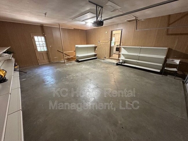 Building Photo - 8216 W 97th St