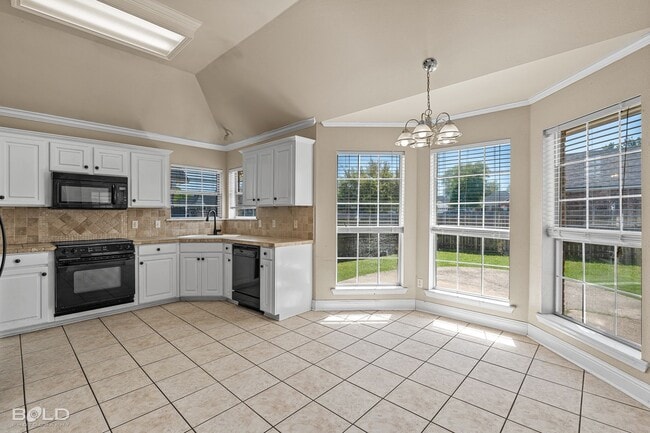 Building Photo - 6014 Jason St