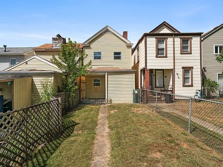 Building Photo - 179 Frank St