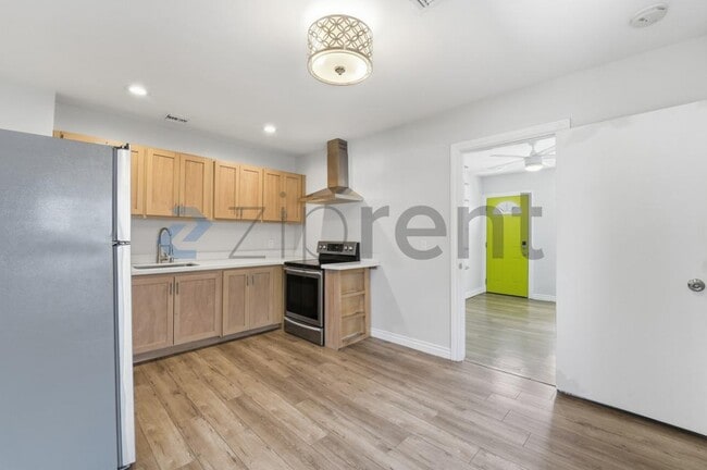 Building Photo - Unit A