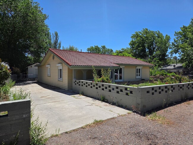 Building Photo - MOVE IN READY! Spacious 4-Bedroom Home in ...