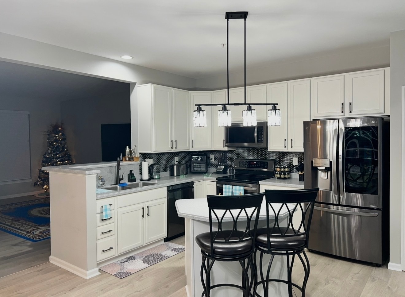 Building Photo - 1460 Pangbourne Way