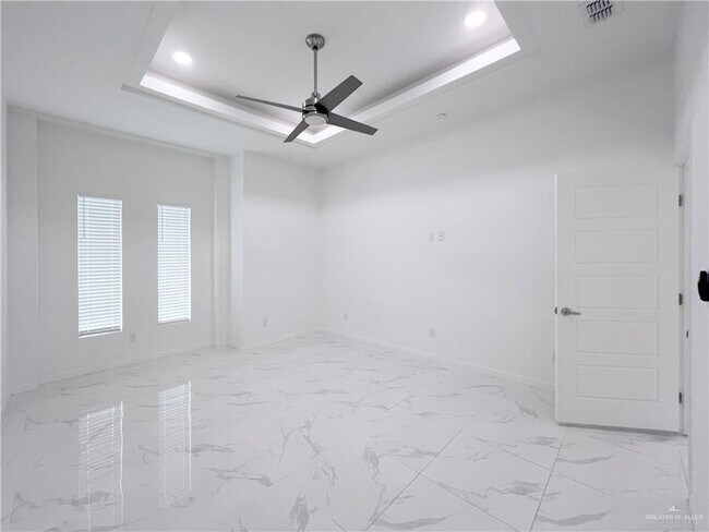 Building Photo - 31 E Kennedy Ave