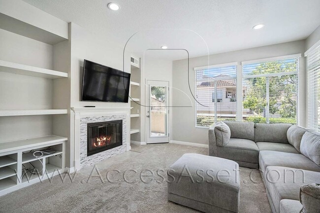 Building Photo - Luxury 2 Bed/2 Bath Condo Home In The Desi...
