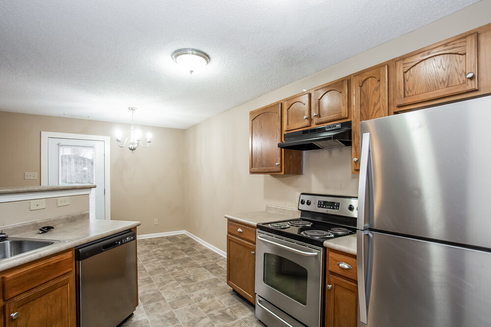 Building Photo - 834 Littleton Dr