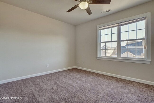 Building Photo - 202 Bridgewood Dr
