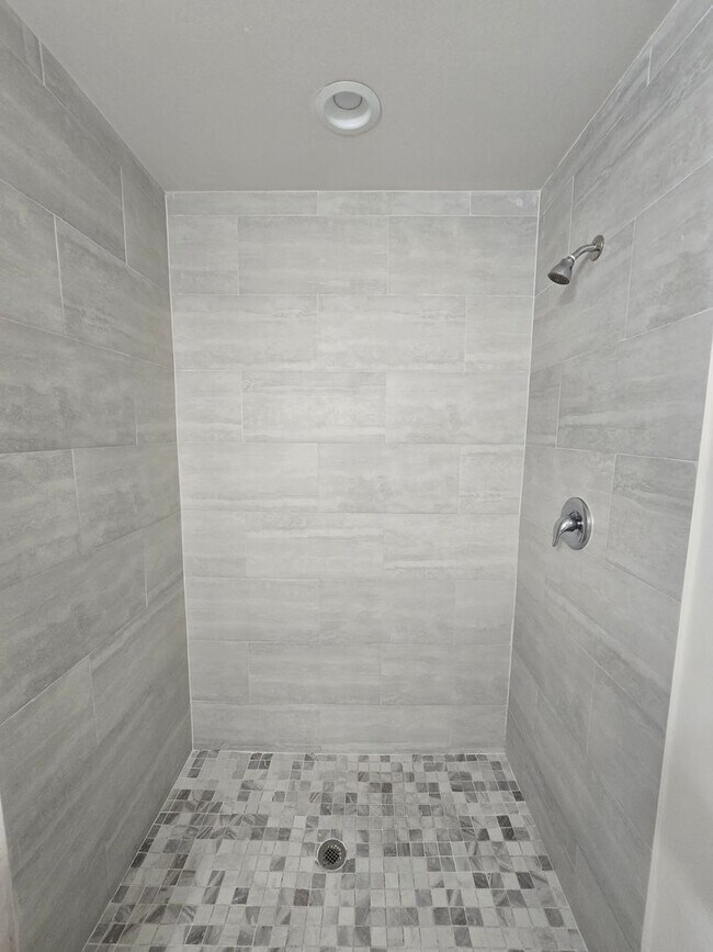 Building Photo - 3024 Skyline Blvd