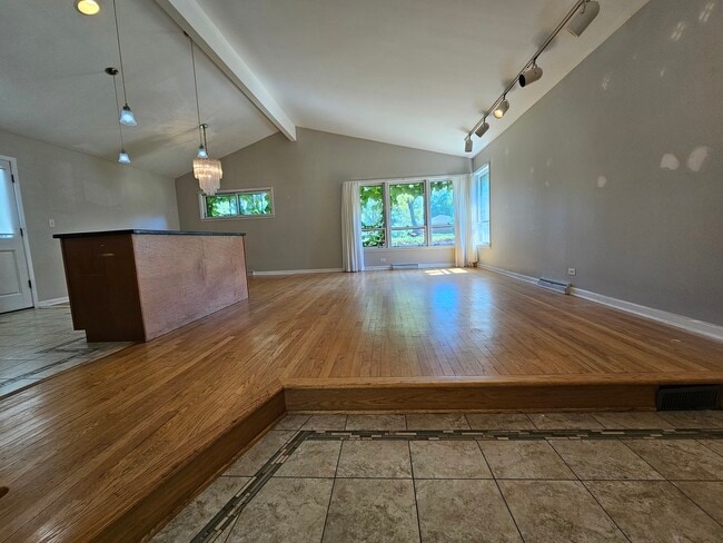Building Photo - 9924 N Crawford Ave