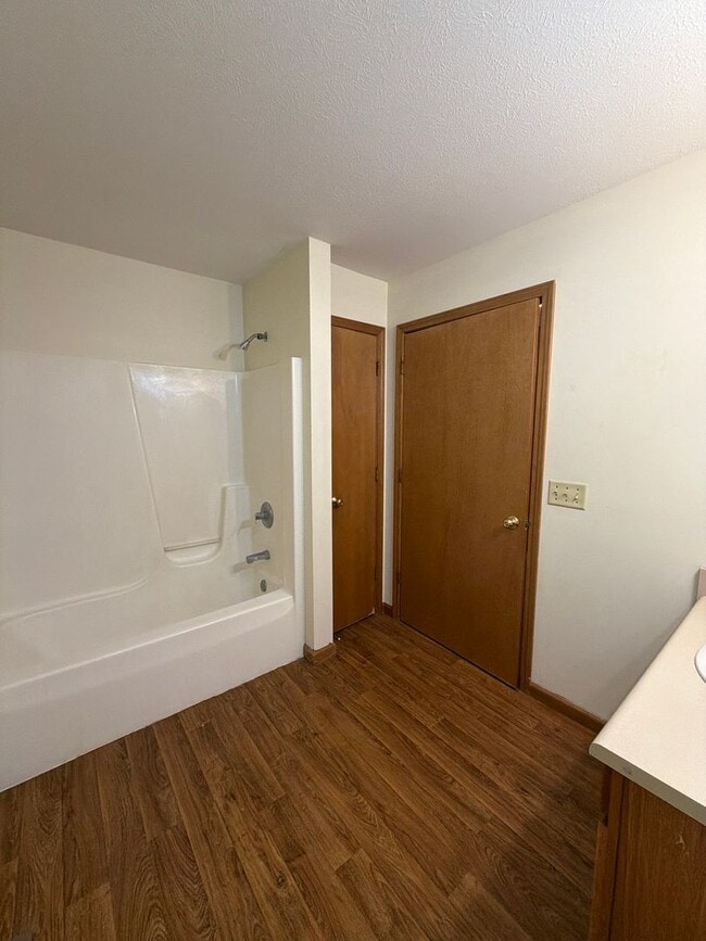 Building Photo - 218 Stonewall Ct