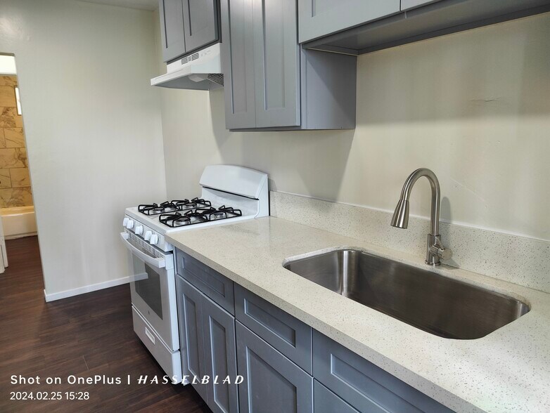 Building Photo - 2520 Malabar St