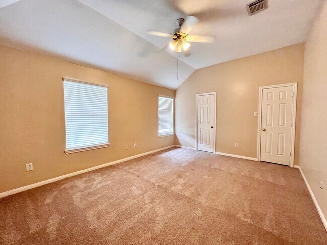 Building Photo - 16735 Village View Trail