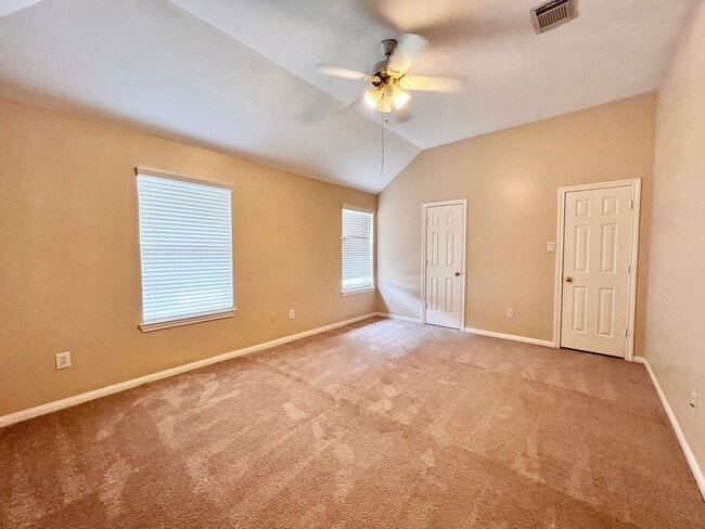 Building Photo - Spacious Home with Pool in Sugar Land, TX