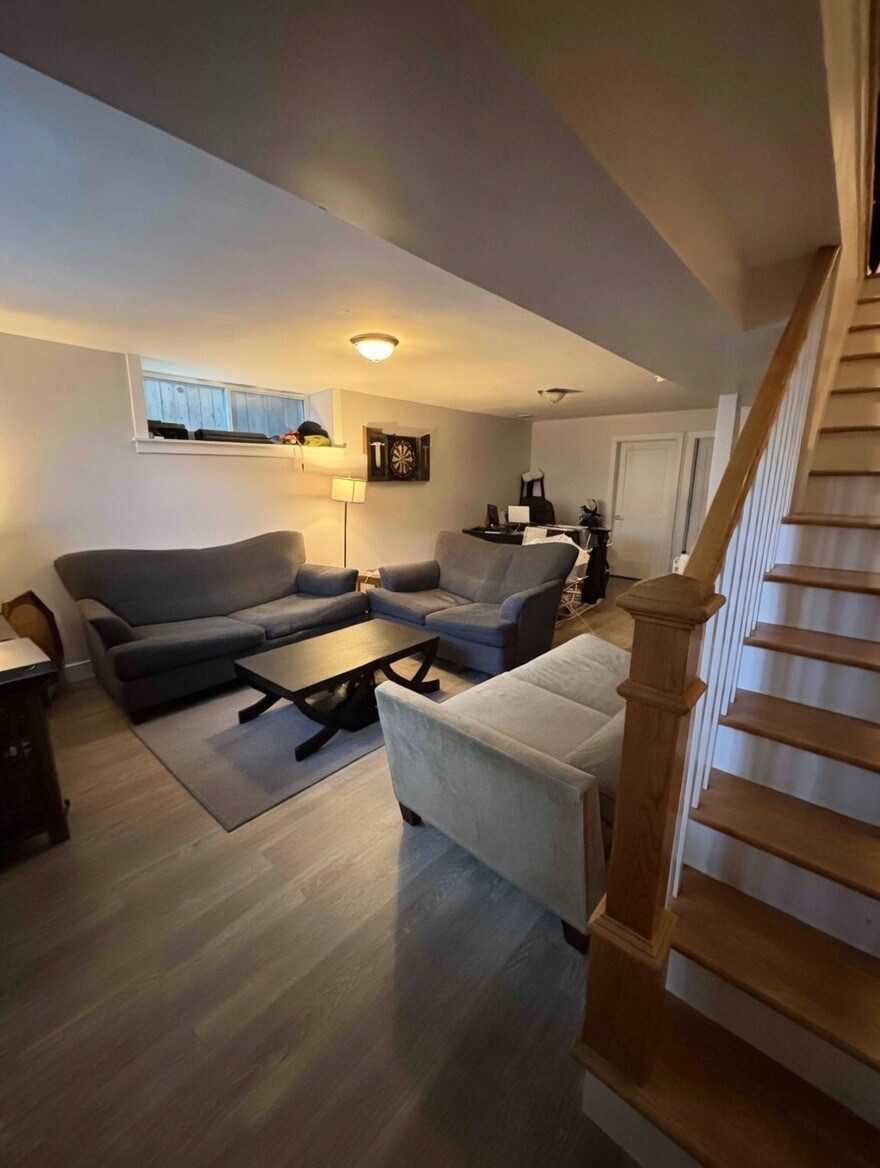 Building Photo - 3114 N Southport Ave