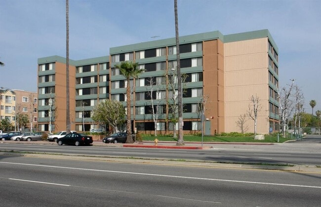 Building Photo - 15211 Sherman Way