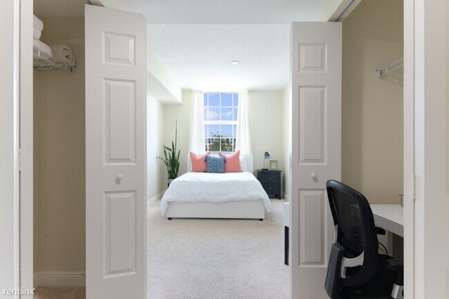 Building Photo - 2 br, 2 bath House - 610 Clematis St Apt 406