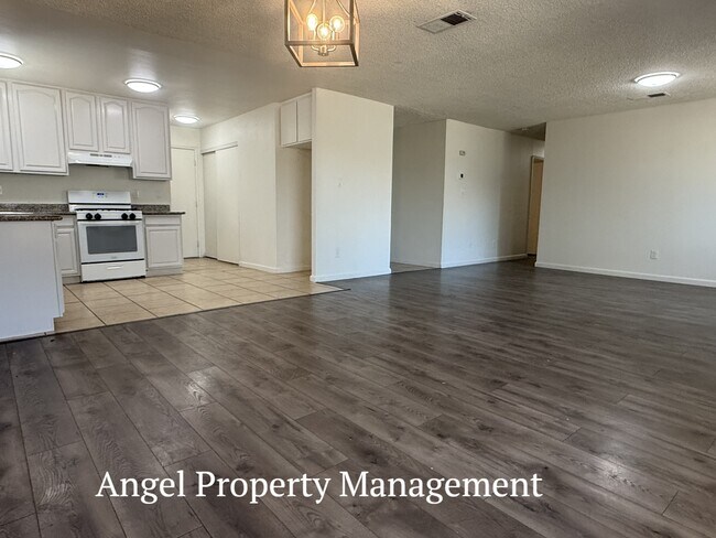 Building Photo - 7927 Albion Way