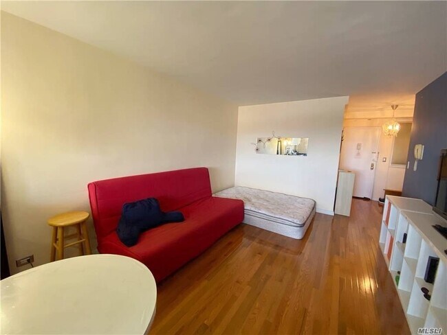 Building Photo - 97-7-97-63 63rd Rd