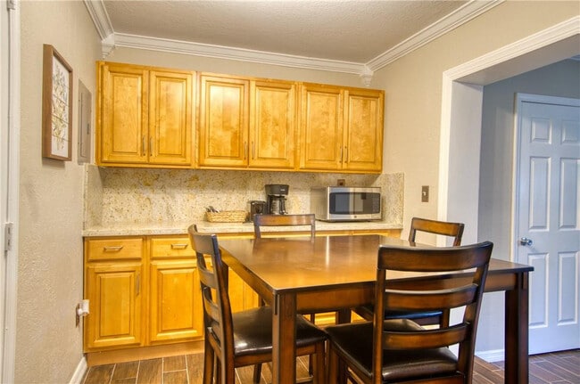 Building Photo - 3513 E Shore Rd