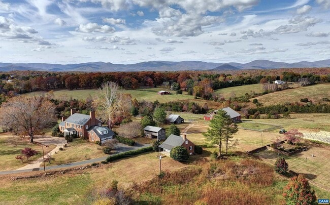 Building Photo - 2929 Green Meadows Ln