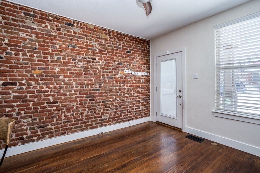 Building Photo - 3326 Quivas St