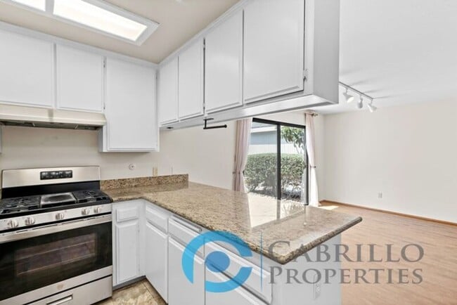 Building Photo - 629 Bonair Way