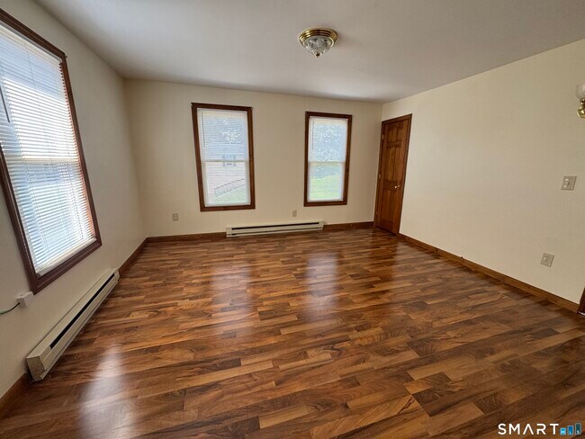 Building Photo - 145 Hoadley St