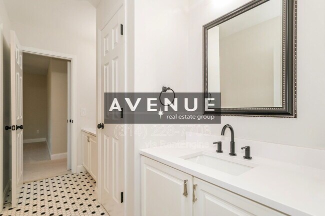 Building Photo - 17711 Westhampton Woods Dr