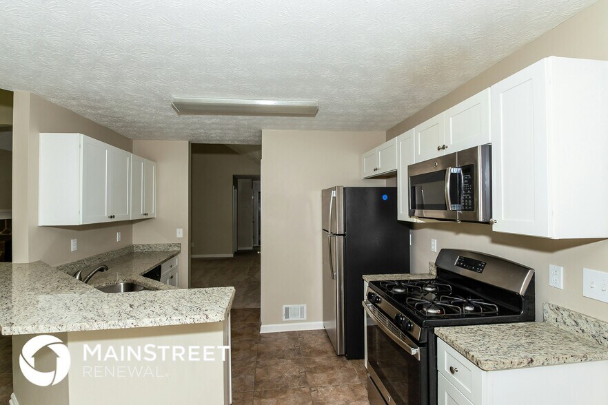 Building Photo - 121 Aristocratic Way