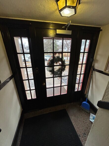 Building Photo - 2508 33rd Ave S