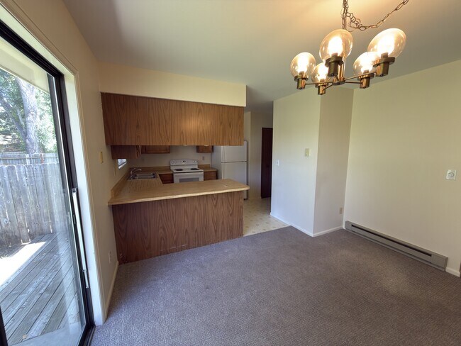 Building Photo - Sagebrush Dr 2718-1