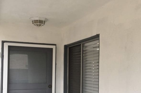 front door/entry - 4118 Mercury Ave