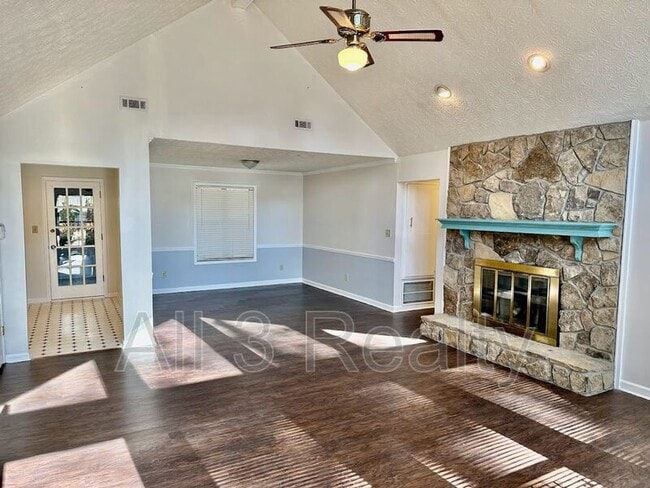 Building Photo - 175 Eli Run