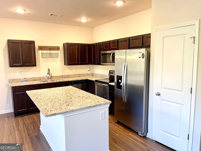 Building Photo - 195 Mountain Rest Ct SE