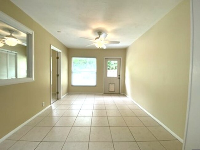 Building Photo - Beautiful 3 Bedroom Ormond Beach Home!